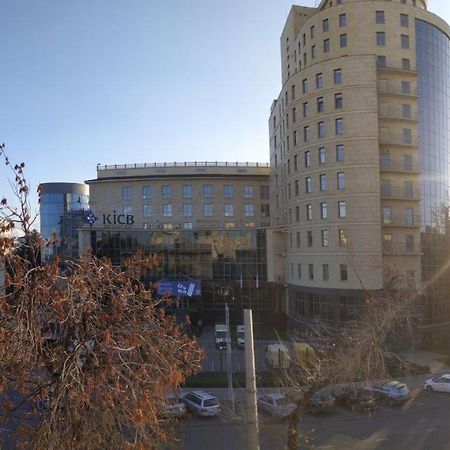 Aura On Erkindik Boulevard Bishkek Exterior foto