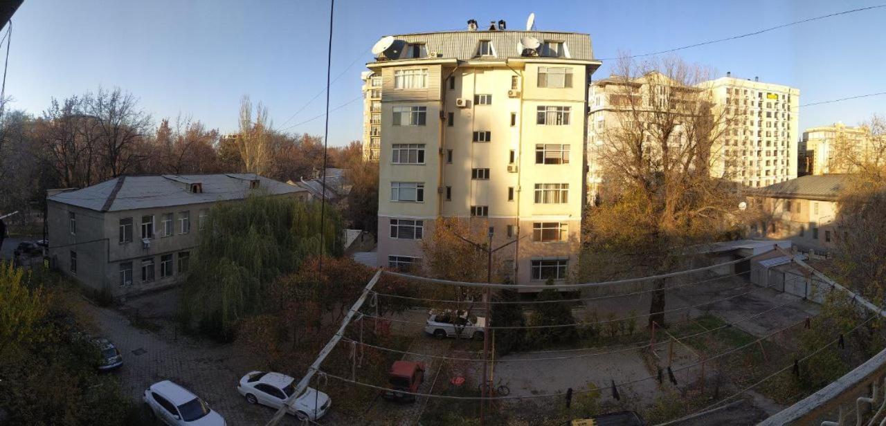 Aura On Erkindik Boulevard Bishkek Exterior foto